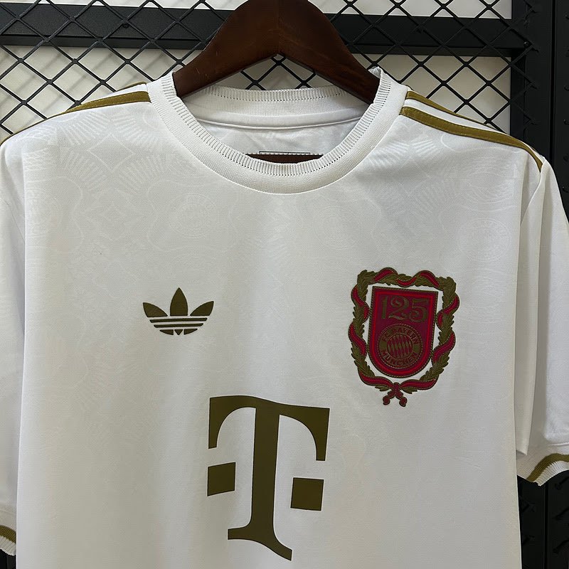 Camisa Bayern de Munique 2025/26 – Masculina – Versão Torcedor – Branca - Imagem 5