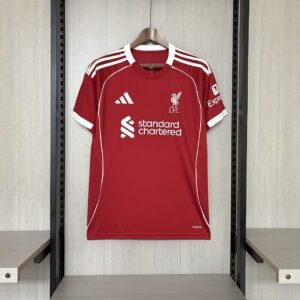 Camisa Liverpool I 2025/26 – Masculina – Versão Torcedor