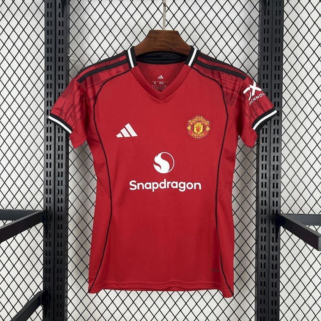 Camisa Manchester United I 2025/26 – Feminina – Versão Torcedor