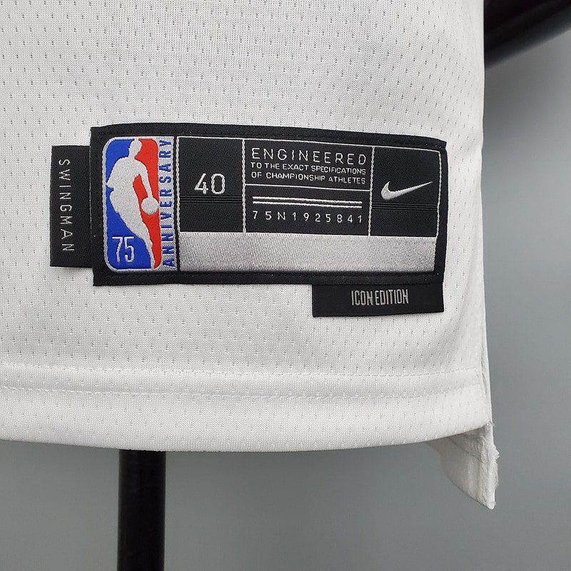 Regata NBA Chicago Bulls – Th Anniversary Jordan #23 – Branca – Masculina – Imagem 3