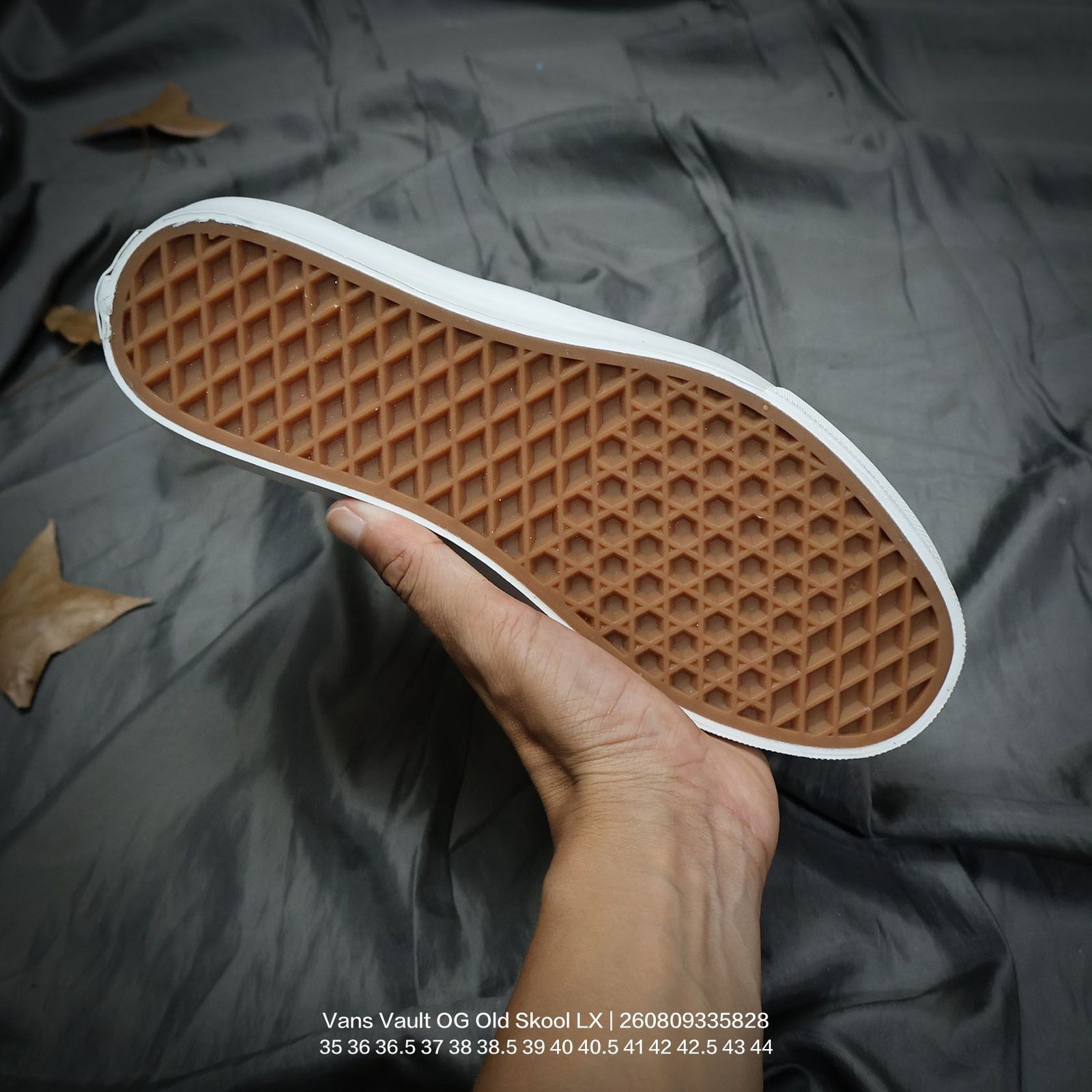 Tênis Vans Vault OG Old Skool LX - Imagem 5