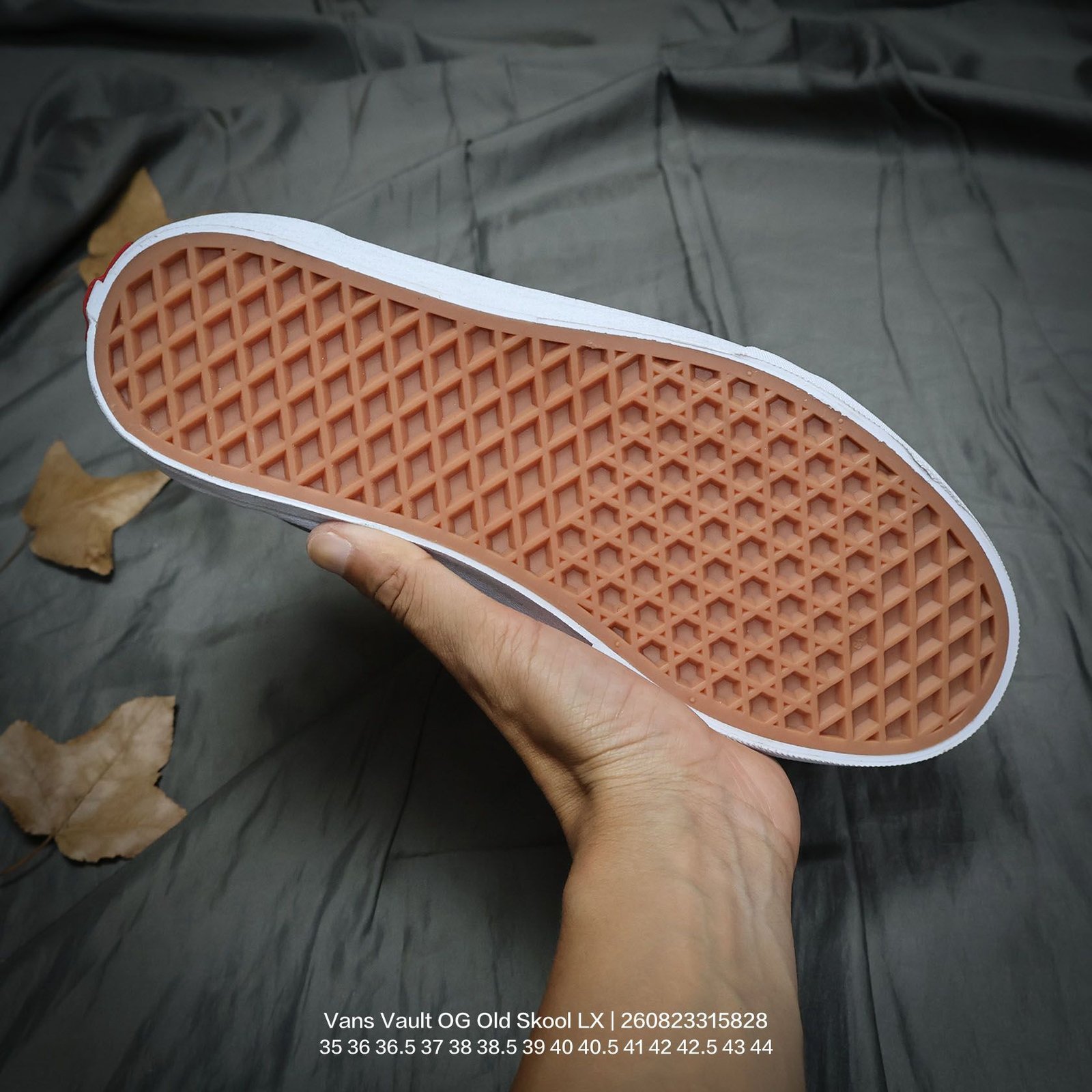 Tênis Vans Vault OG Old Skool LX - Imagem 5
