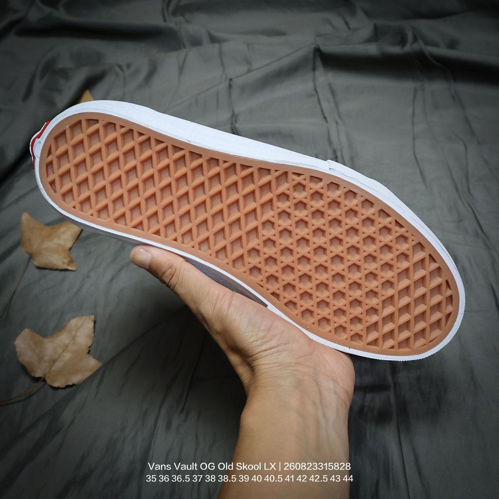 Tênis Vans Vault OG Old Skool LX - Imagem 5