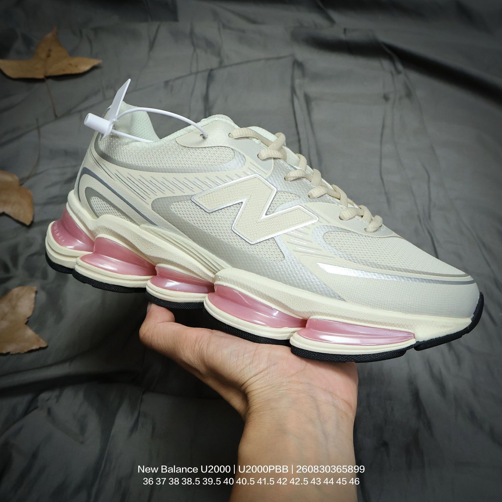 Tênis New Balance U2000