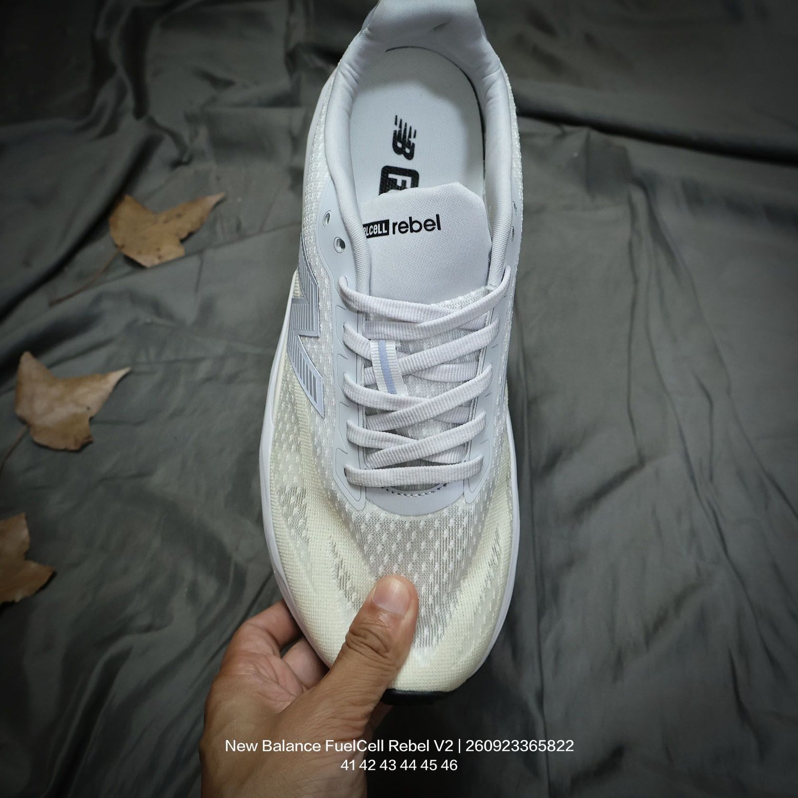 Tênis New Balance FuelCell Rebel V2 - Imagem 2
