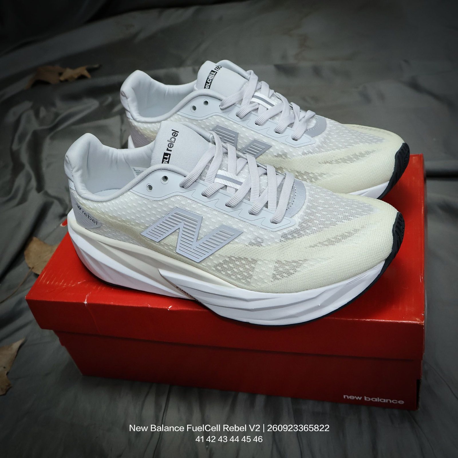 Tênis New Balance FuelCell Rebel V2 - Imagem 9
