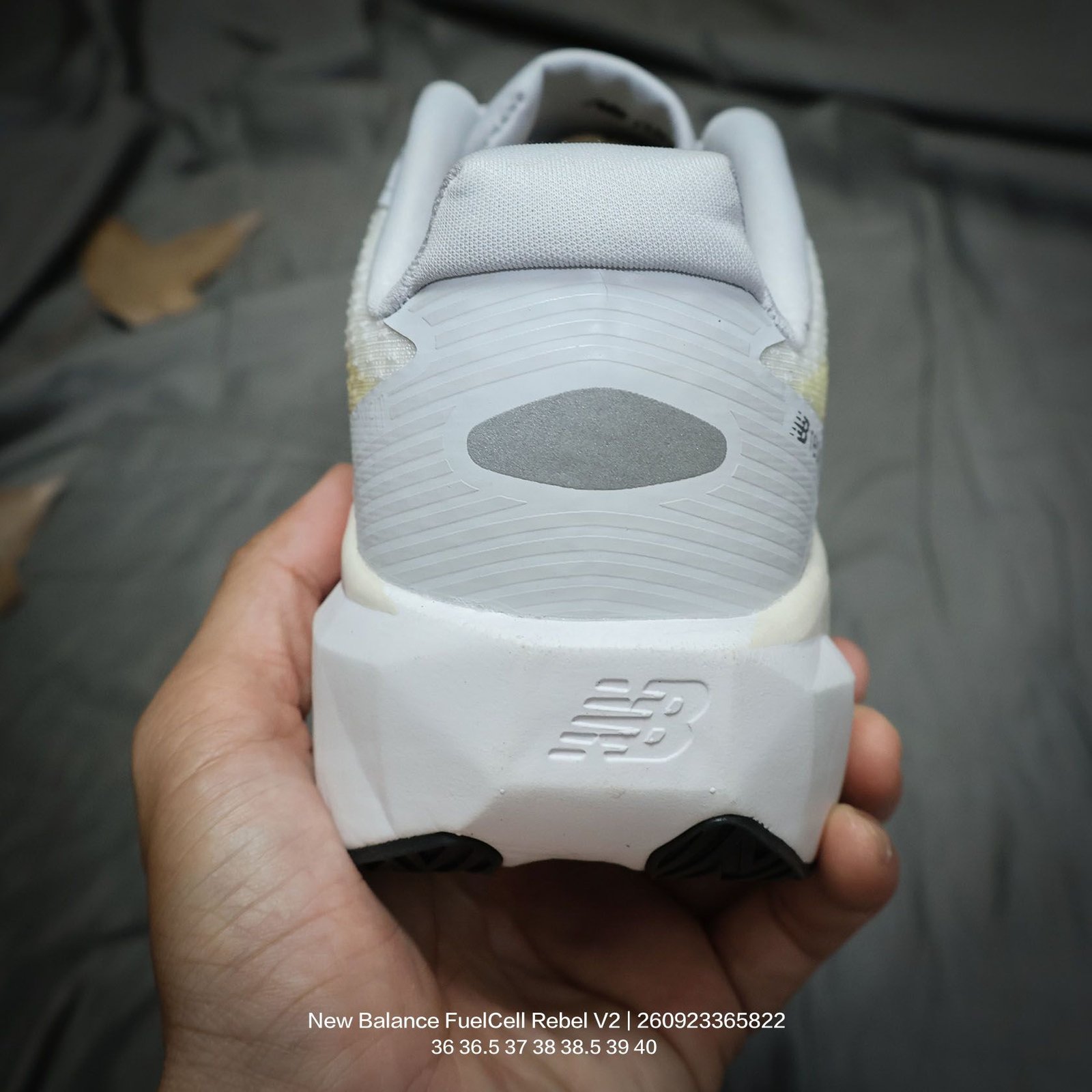 Tênis New Balance FuelCell Rebel V2 - Imagem 4