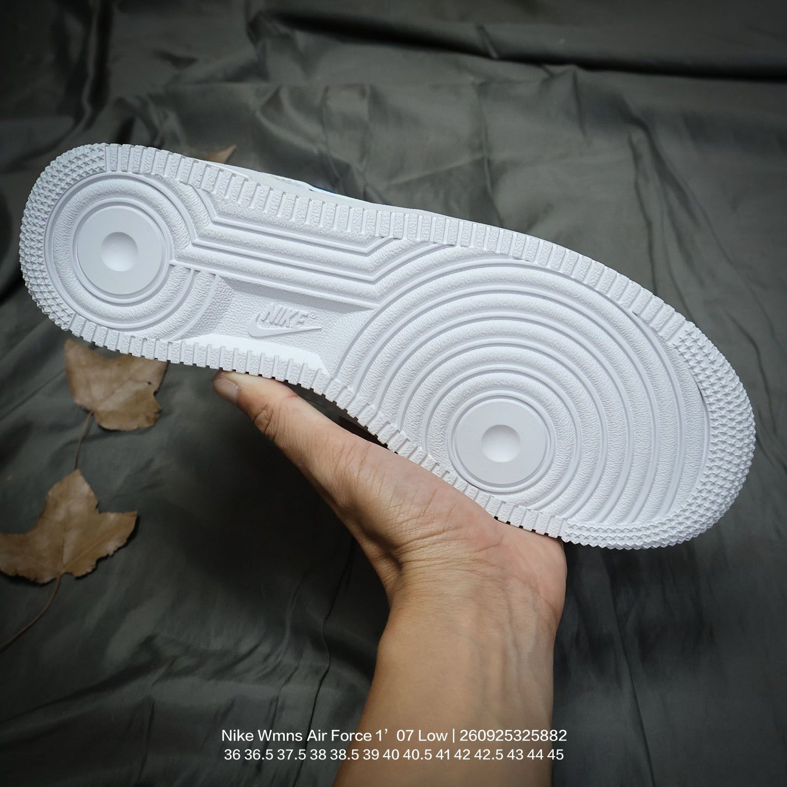 Tênis Nike Wmns Air Force 1 - Imagem 5