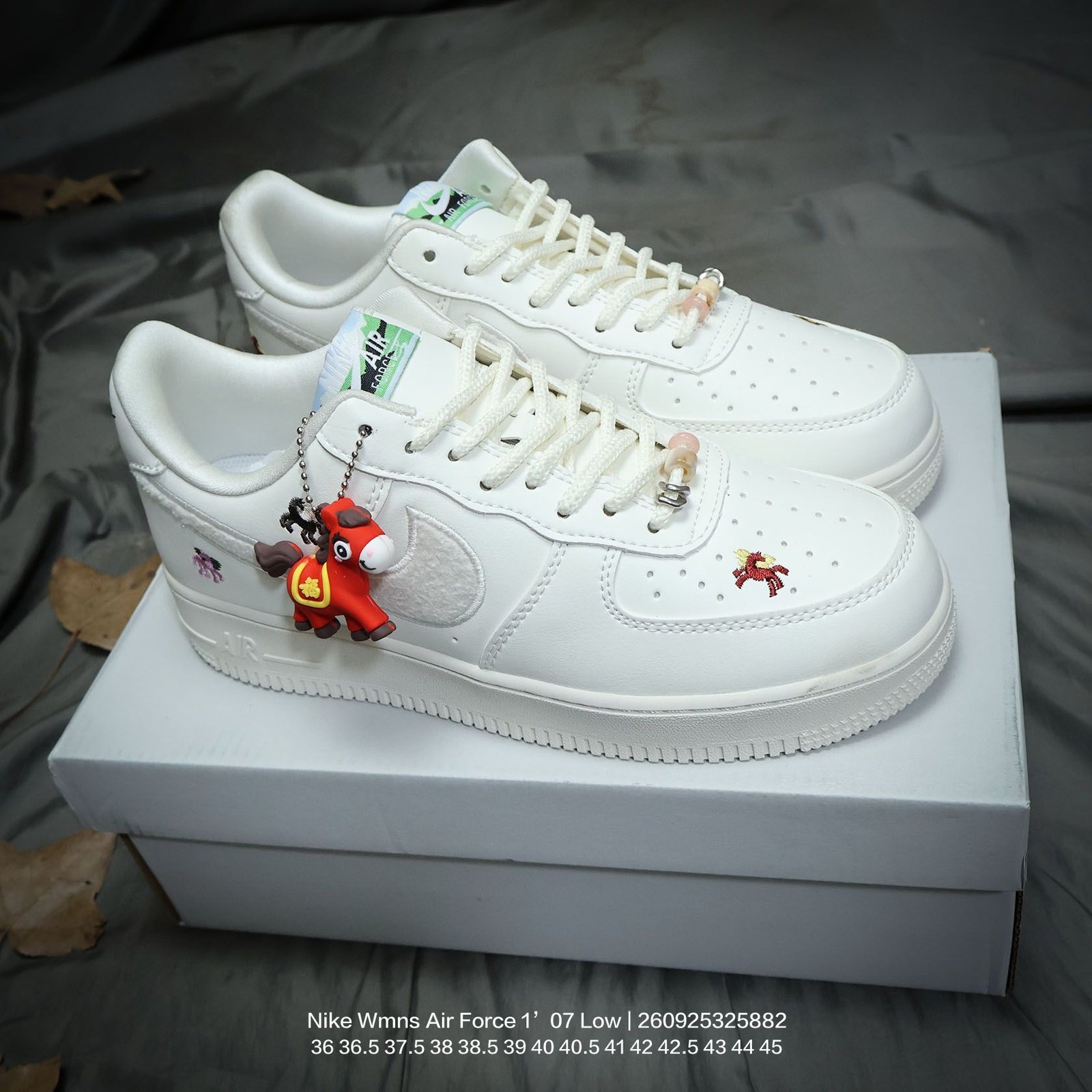 Tênis Nike Wmns Air Force 1 - Imagem 4