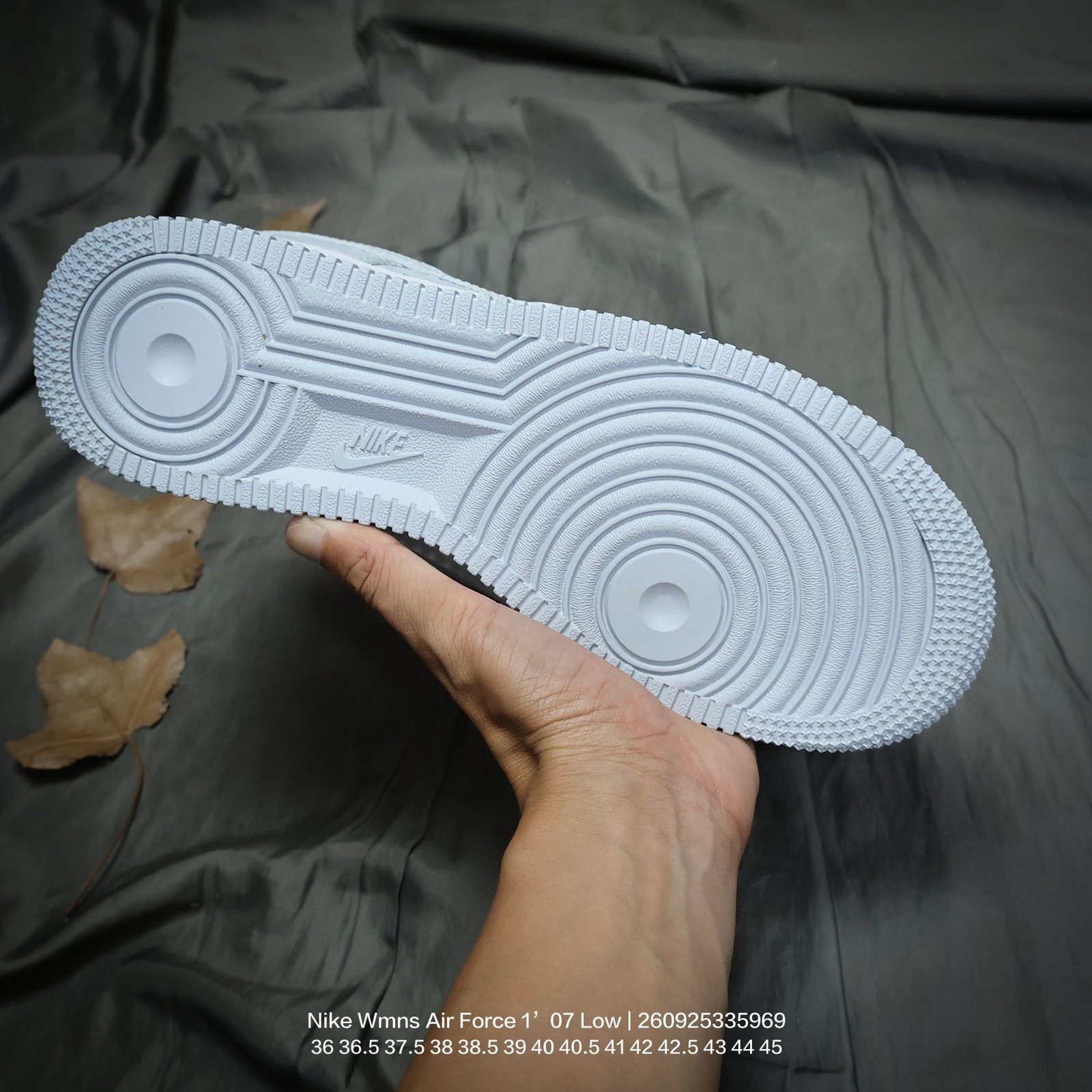 Tênis Nike Wmns Air Force 1 - Imagem 5