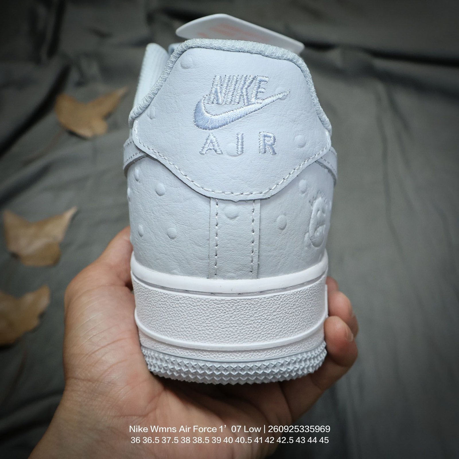 Tênis Nike Wmns Air Force 1 - Imagem 4