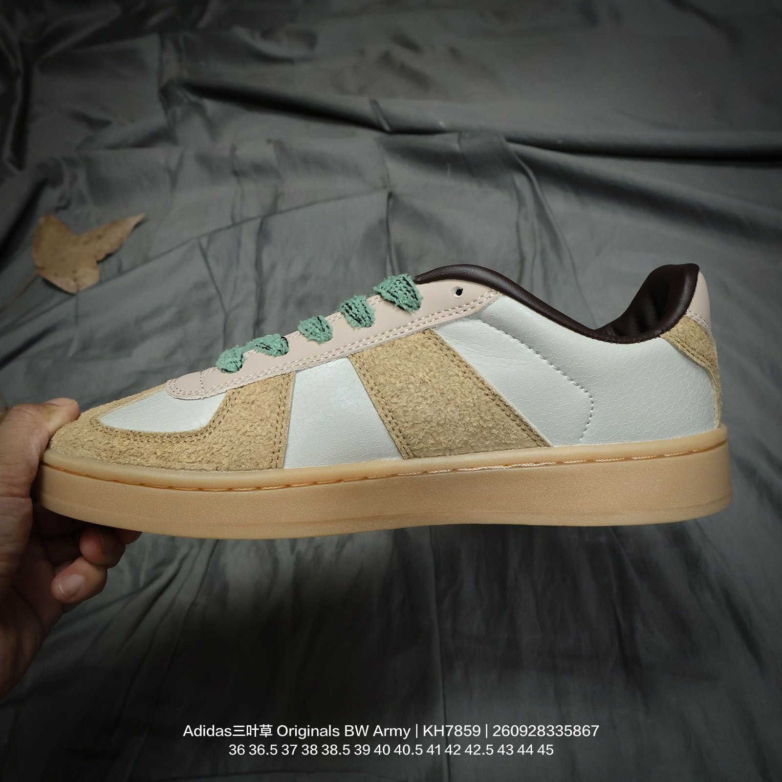 Tênis Adidas KH7859 - Imagem 3