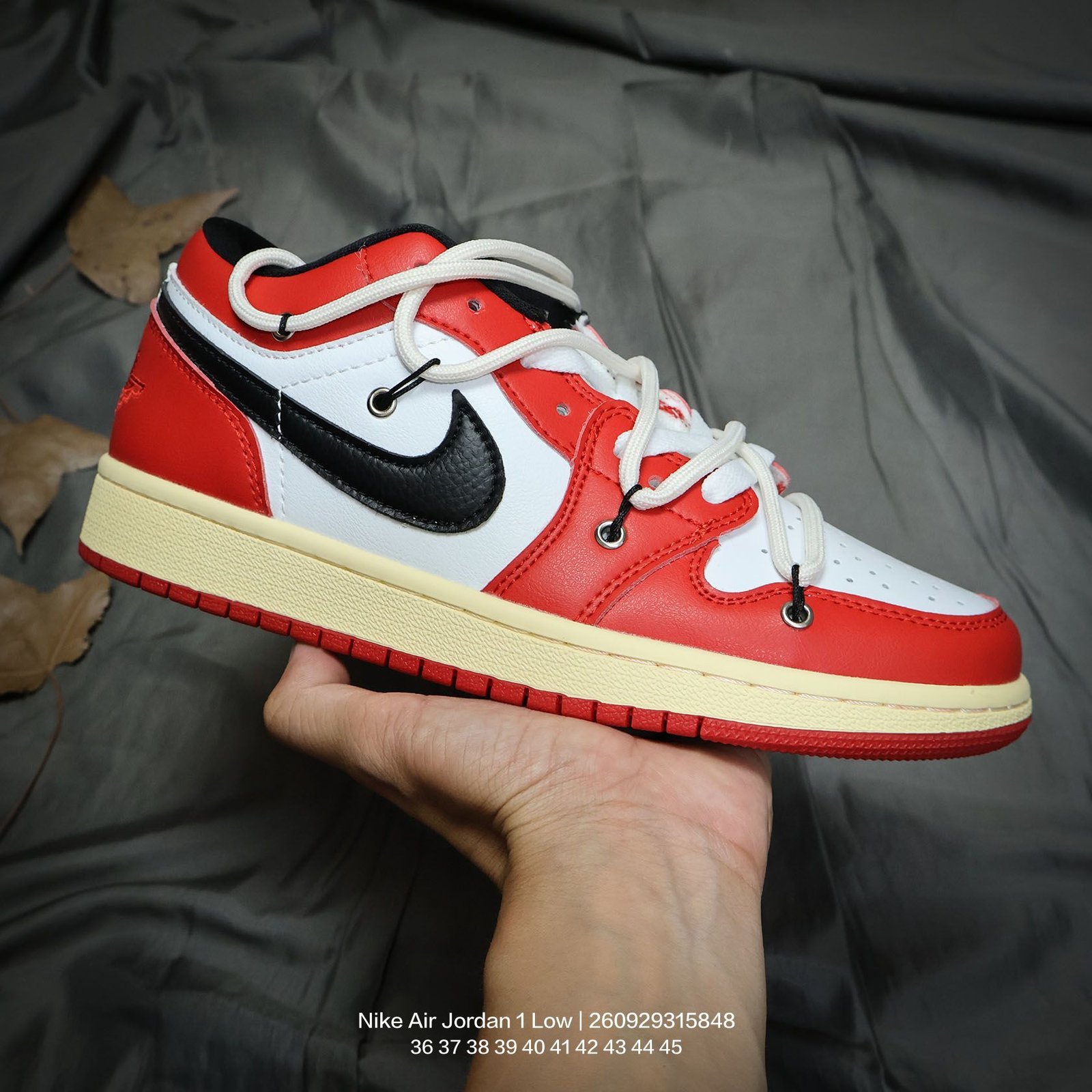 Tênis Nike Air Jordan 1 Low