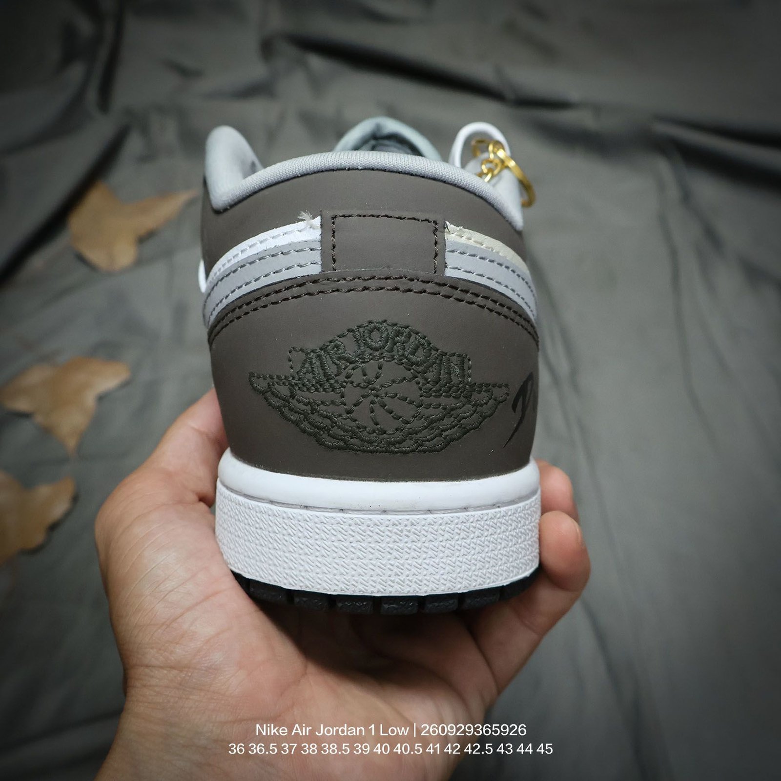 Tênis Nike Air Jordan 1 Low - Imagem 4