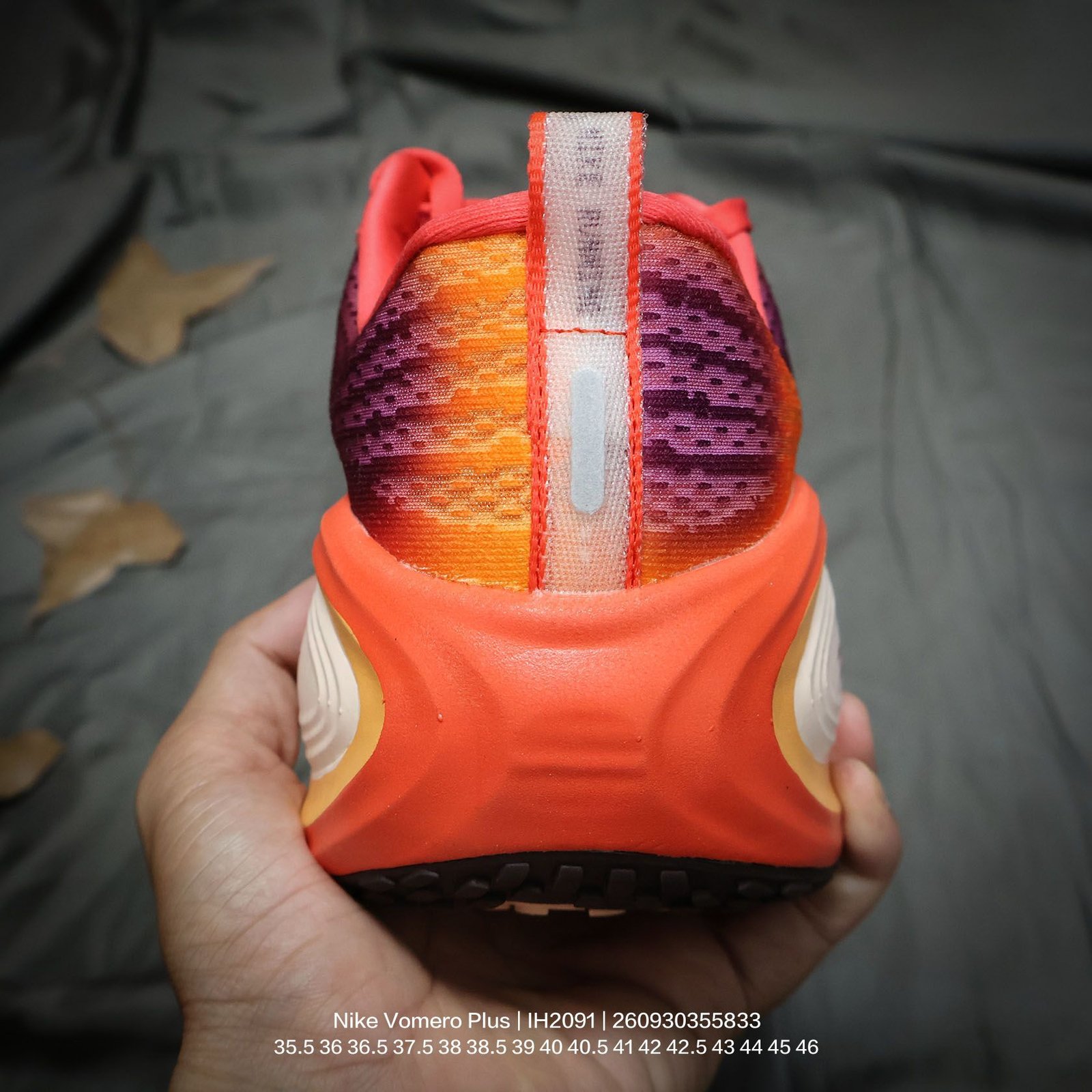 Tênis Nike Vomero Plus - Imagem 4