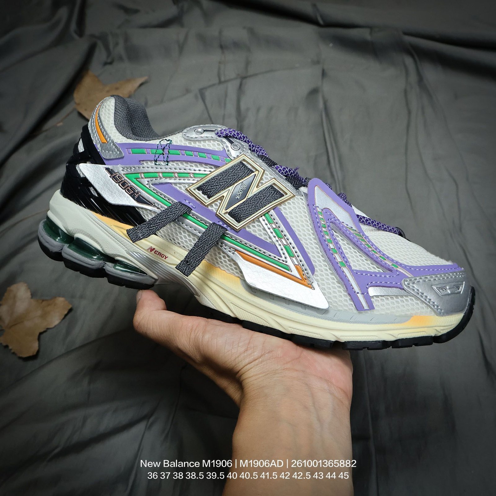 Tênis New Balance M1906