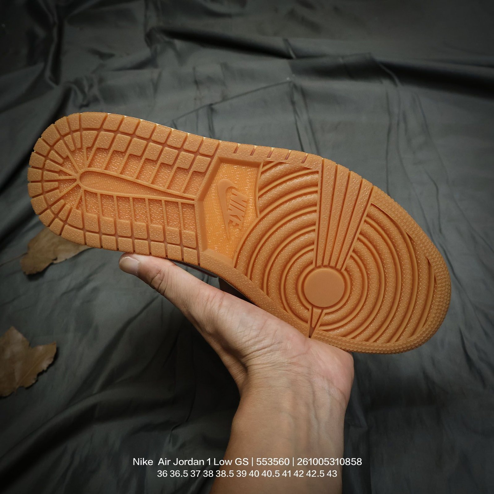 Tênis Nike Air Jordan 1 Low GS - Imagem 5