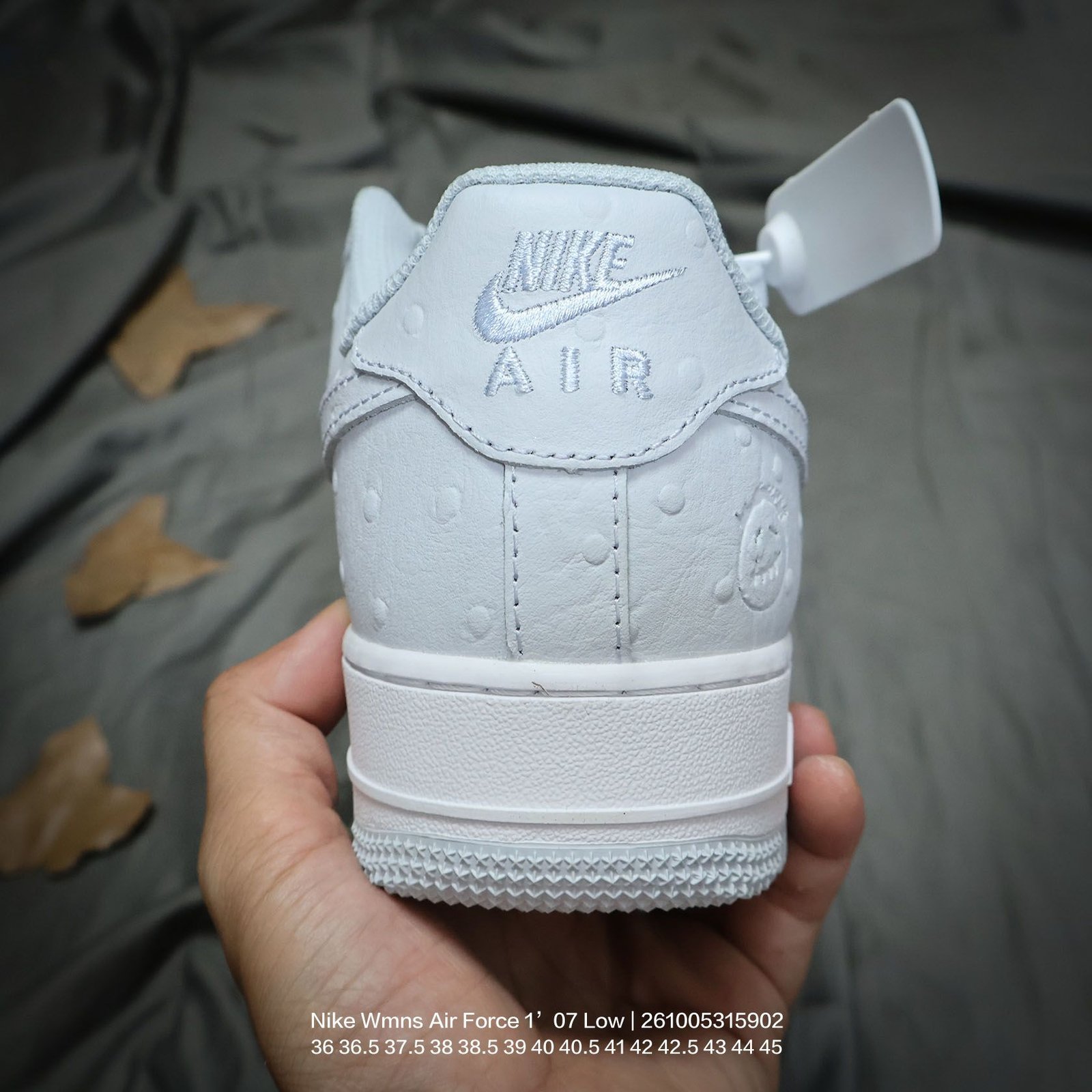 Tênis Nike Wmns Air Force 1 - Imagem 4