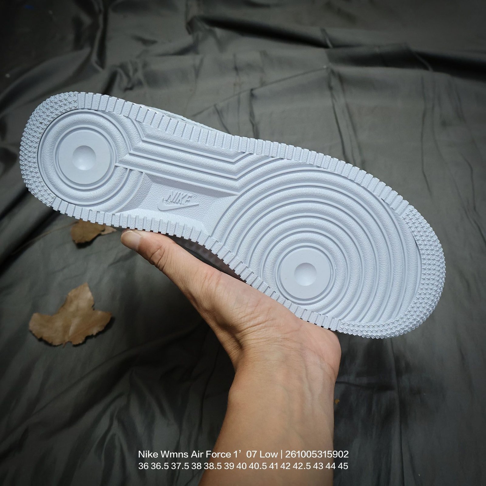 Tênis Nike Wmns Air Force 1 - Imagem 5