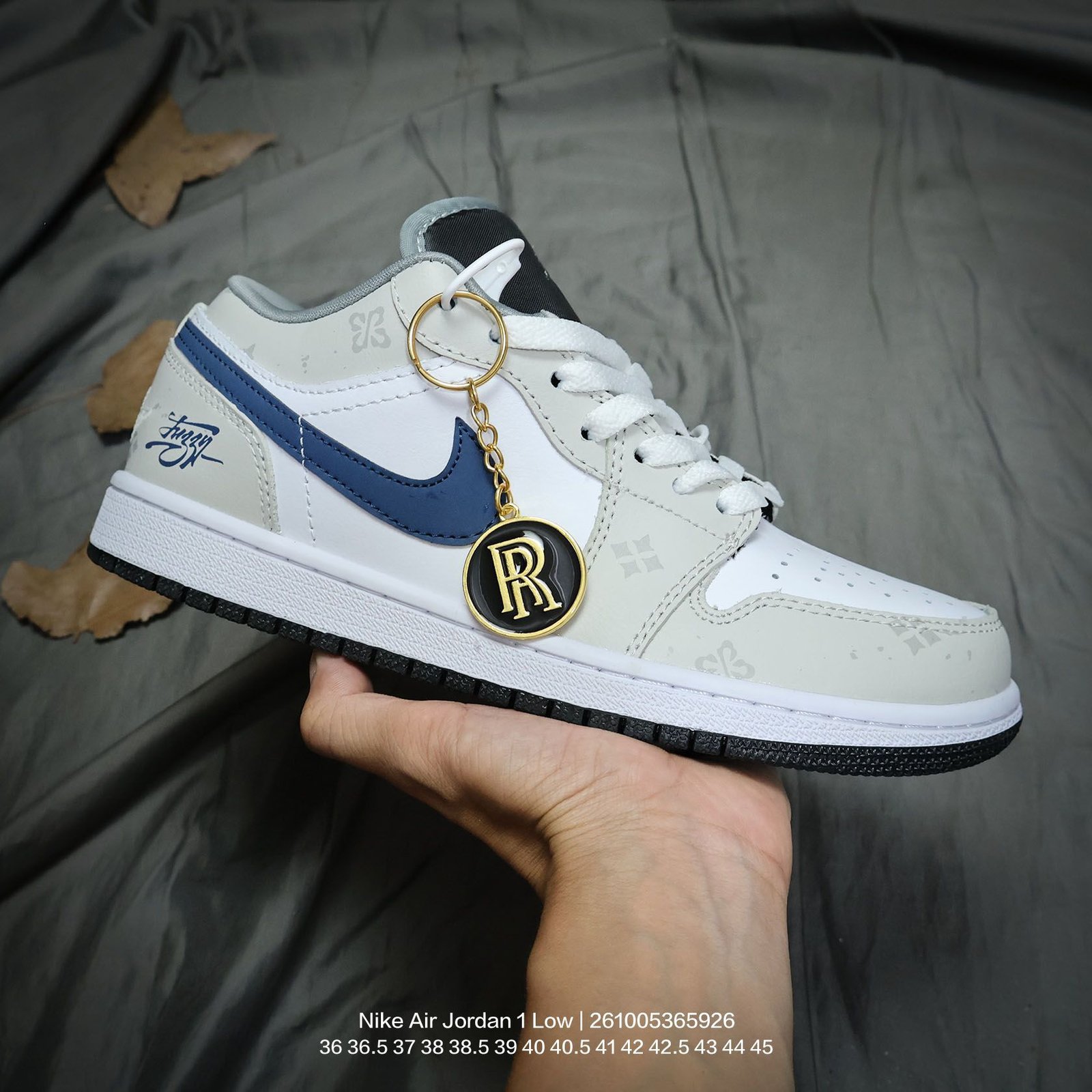 Tênis Nike Air Jordan 1 Low