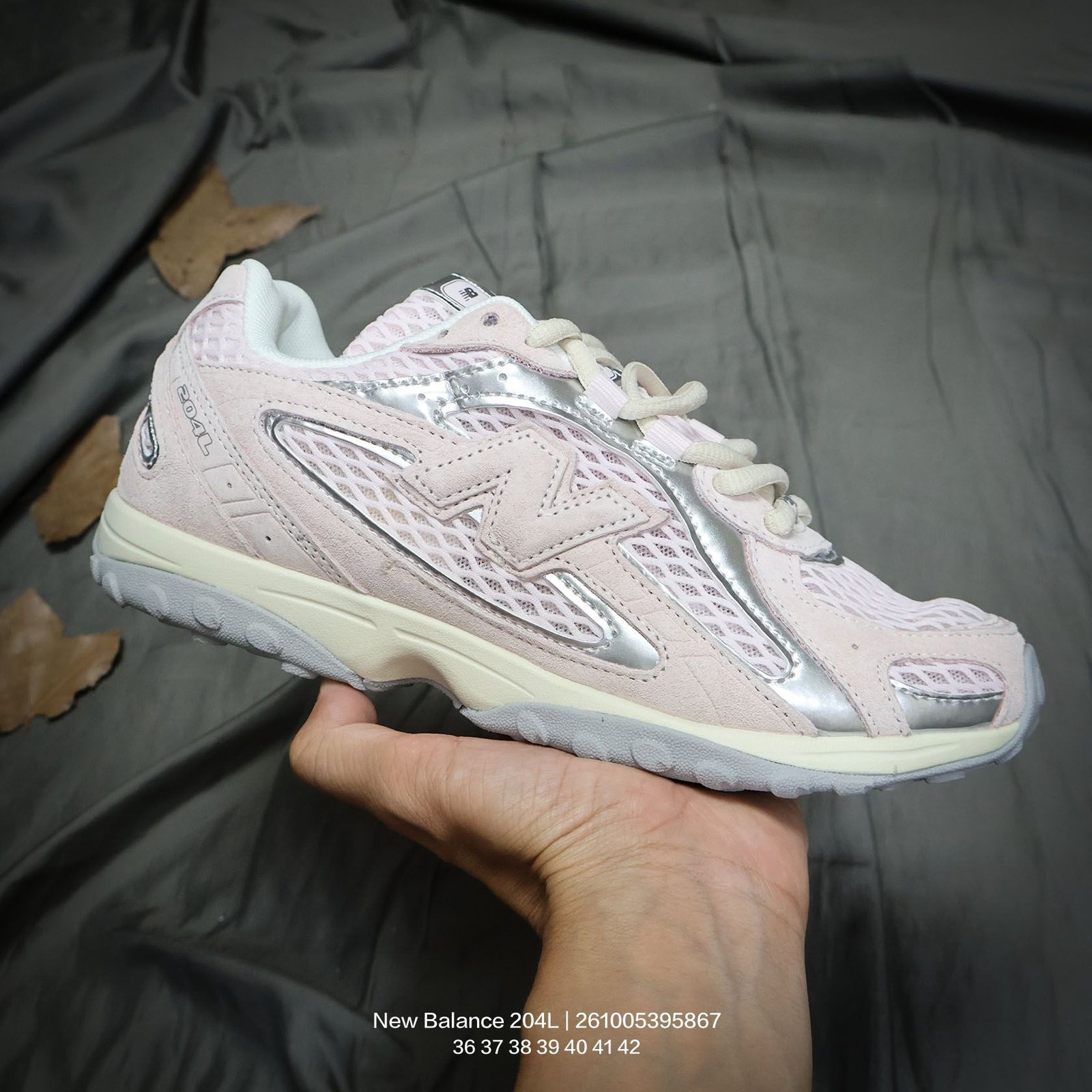 Tênis New Balance 204L