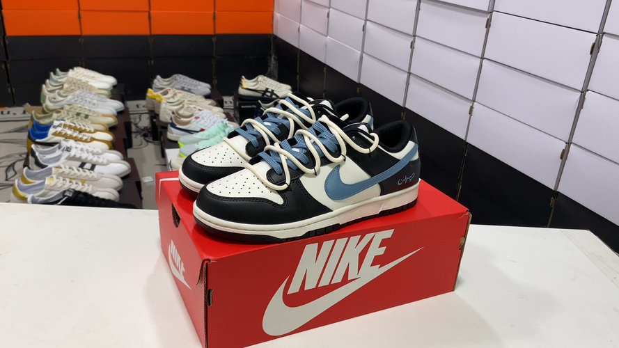 Tênis Nike Dunk Low Retro