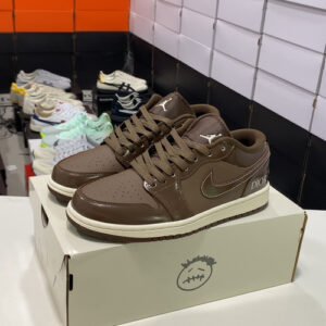 Tênis Nike Air Jordan 1 Low AJ1