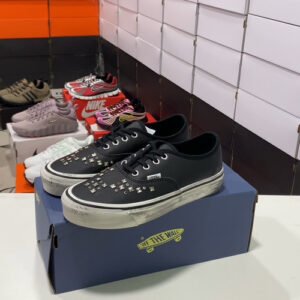 Tênis Vans Authentic 44