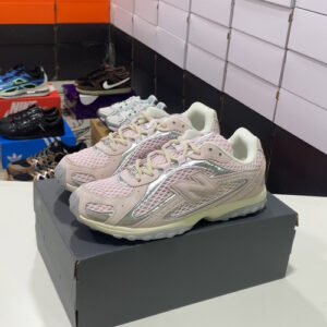 Tênis New Balance 204L